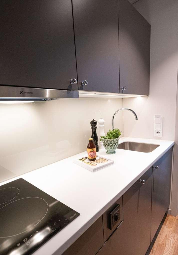 Biz Apartment Bromma Stockholm Tiện nghi bức ảnh A kitchen with a single-control tap